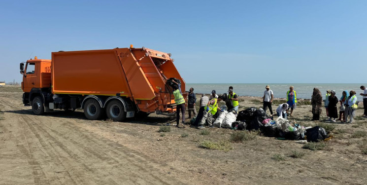 Neftçalada Xəzər dənizi sahilində növbəti təmizlik aksiyası keçirilib