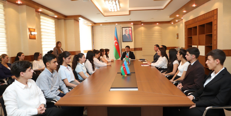 Neftçala rayonunda ali təhsil müəssisələrinə qəbul imtahanlarında rayon üzrə yüksək bal toplayan məzunlarla görüş keçirilib